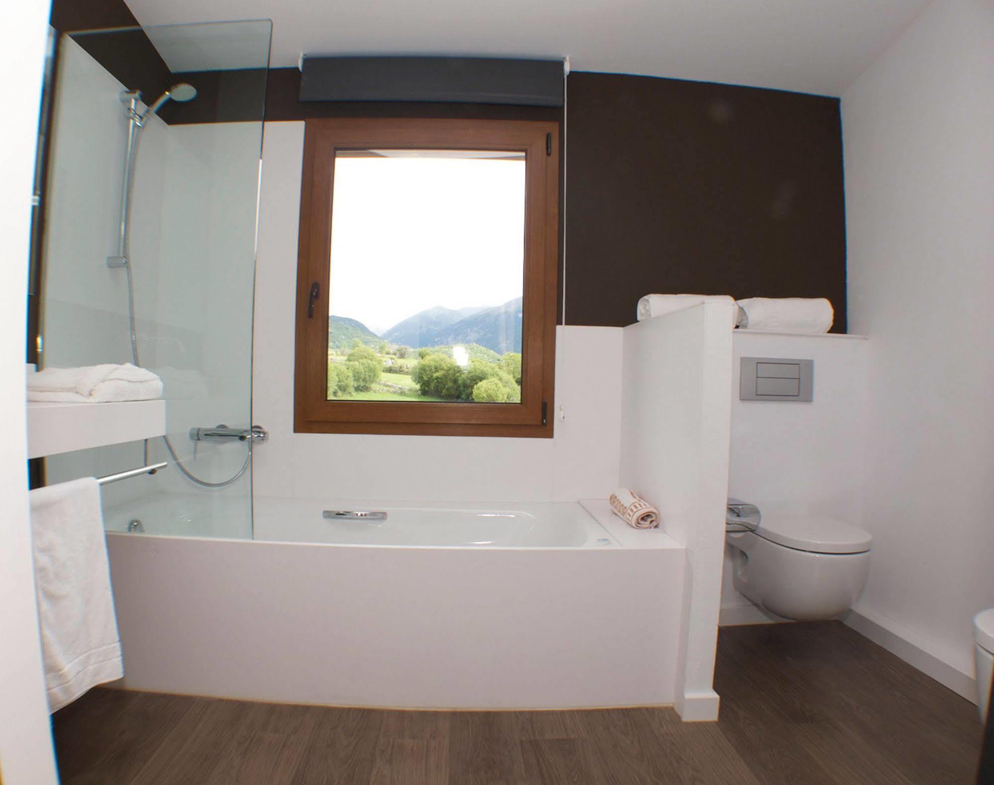 Hotel Mirador Lles Εξωτερικό φωτογραφία